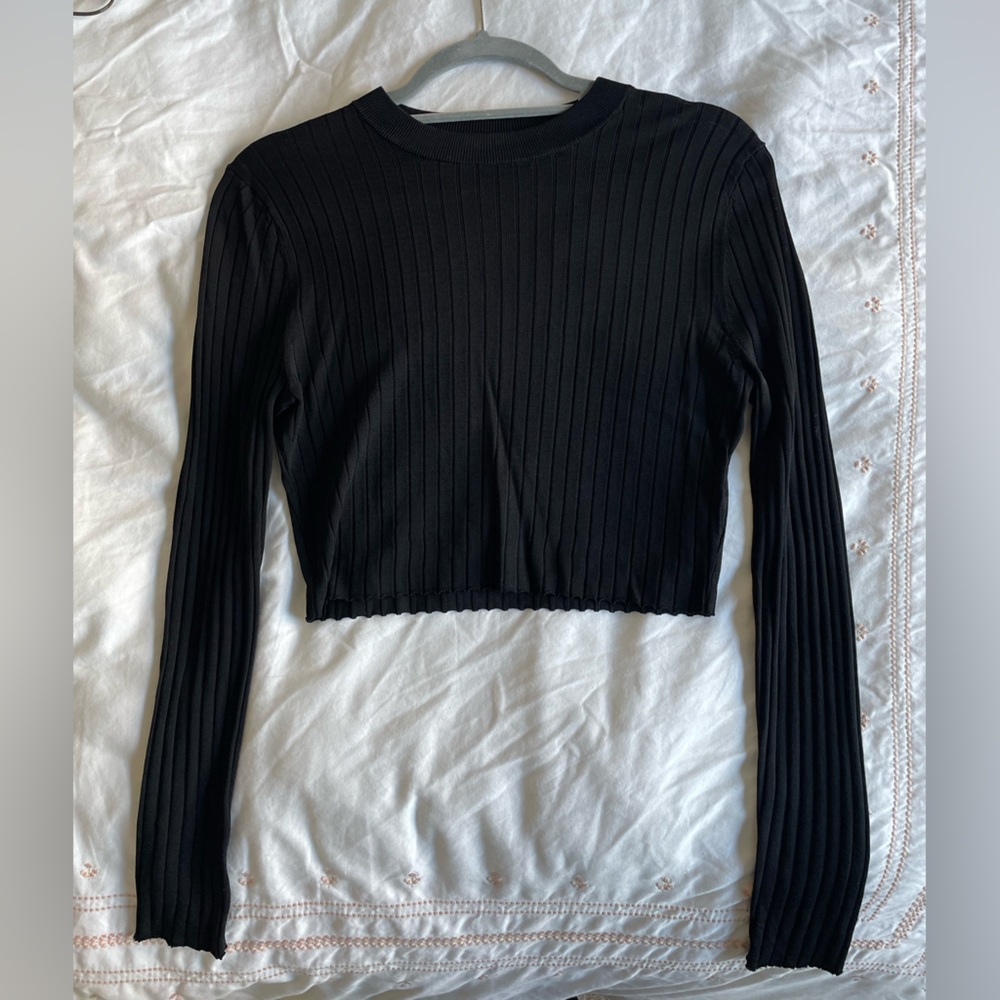 Zara cropped black long sleeve top (size M)